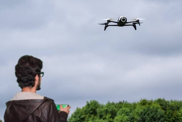 Maîtrisez le pilotage de drones pour des applications spécifiques